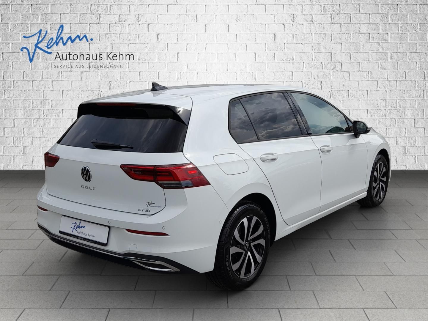 Volkswagen Golf Active 1.5 eTSI - Samsaru's Car Outlet