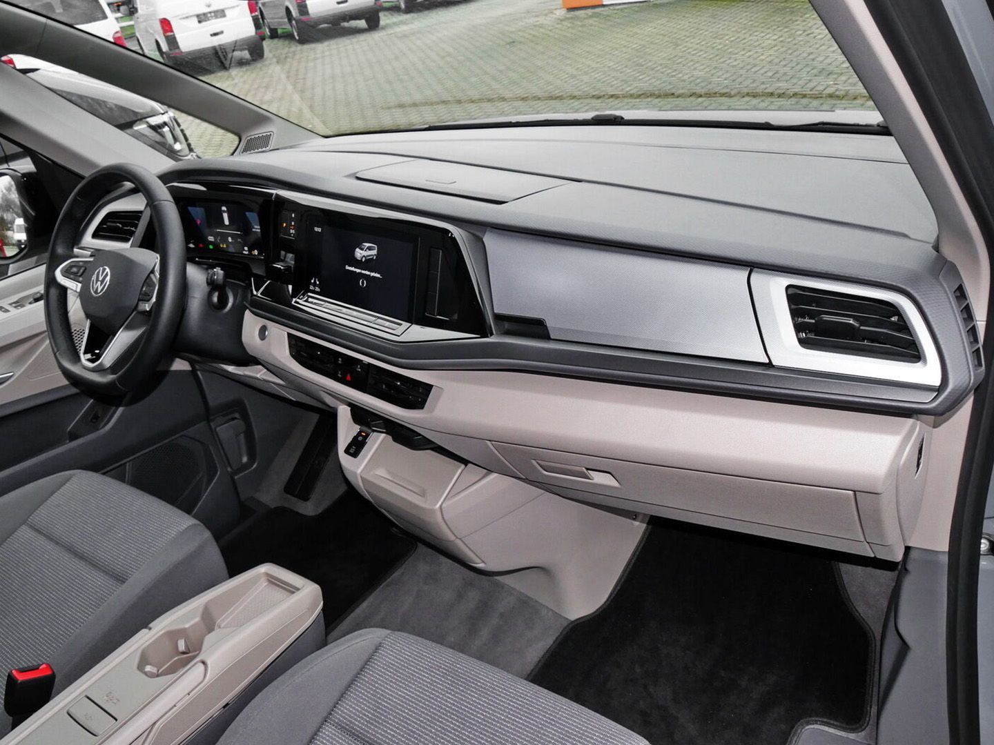 Volkswagen T7 Multivan Basis - Samsaru's Car Outlet