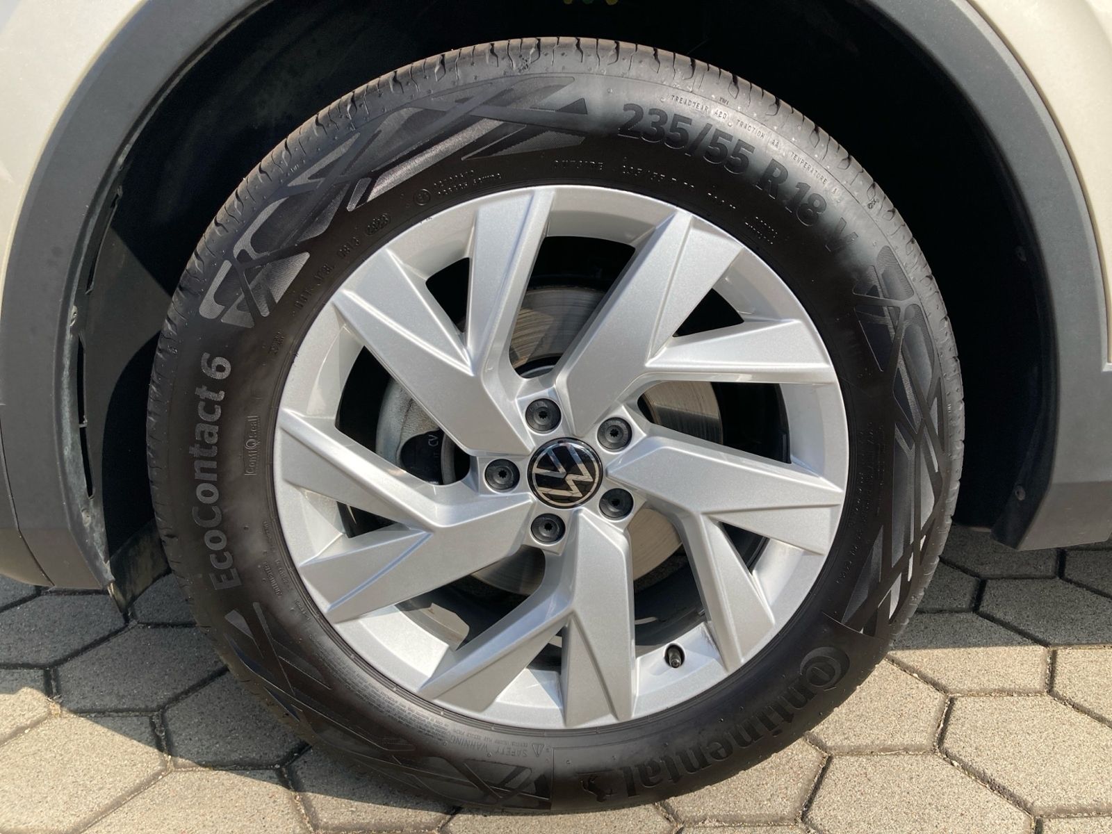 Volkswagen Tiguan 1.5 TSI Elegance - Samsaru's Car Outlet