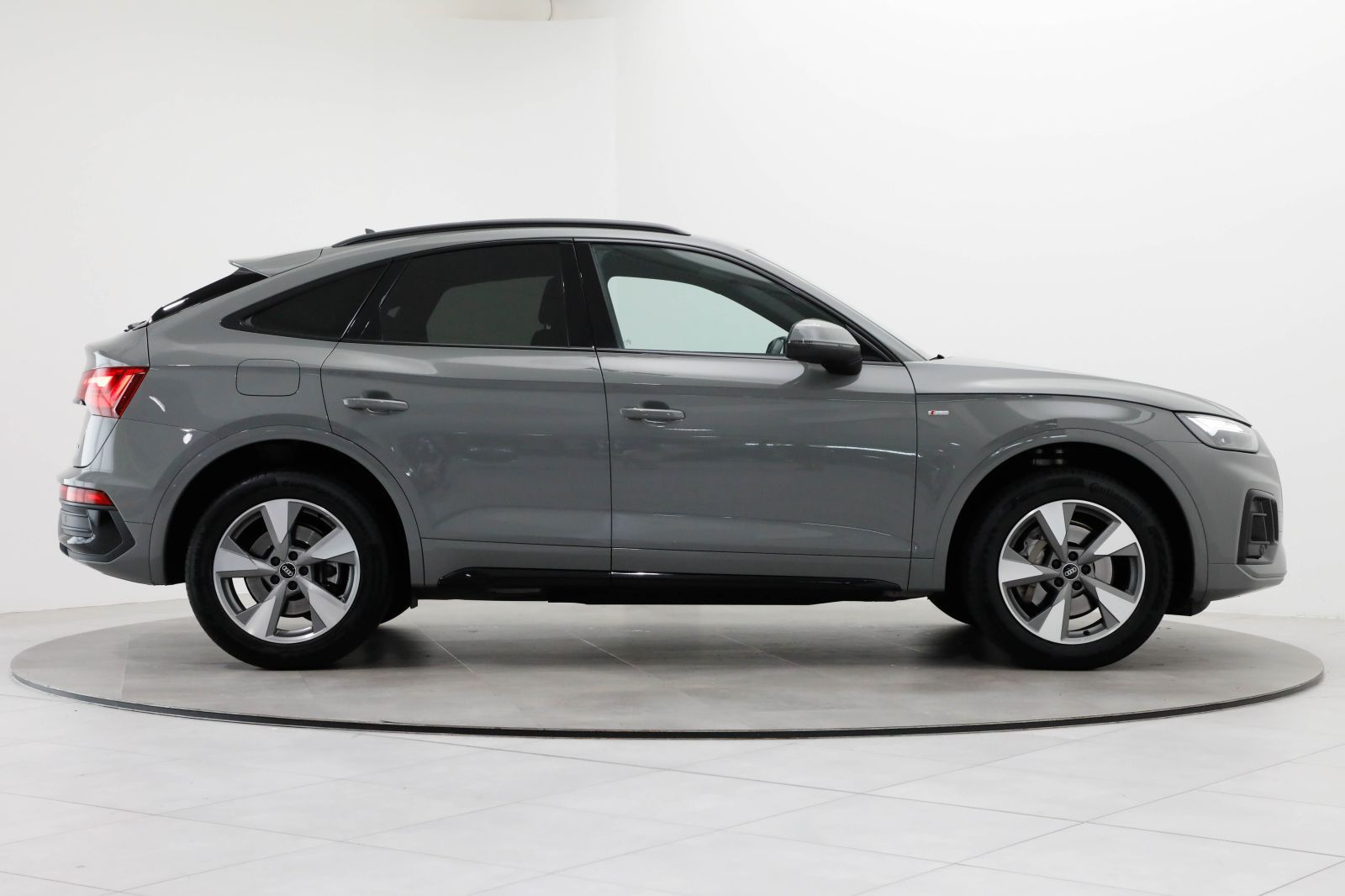 Audi Q5 Sportback 40 TDI quattro S tronic S line AHK