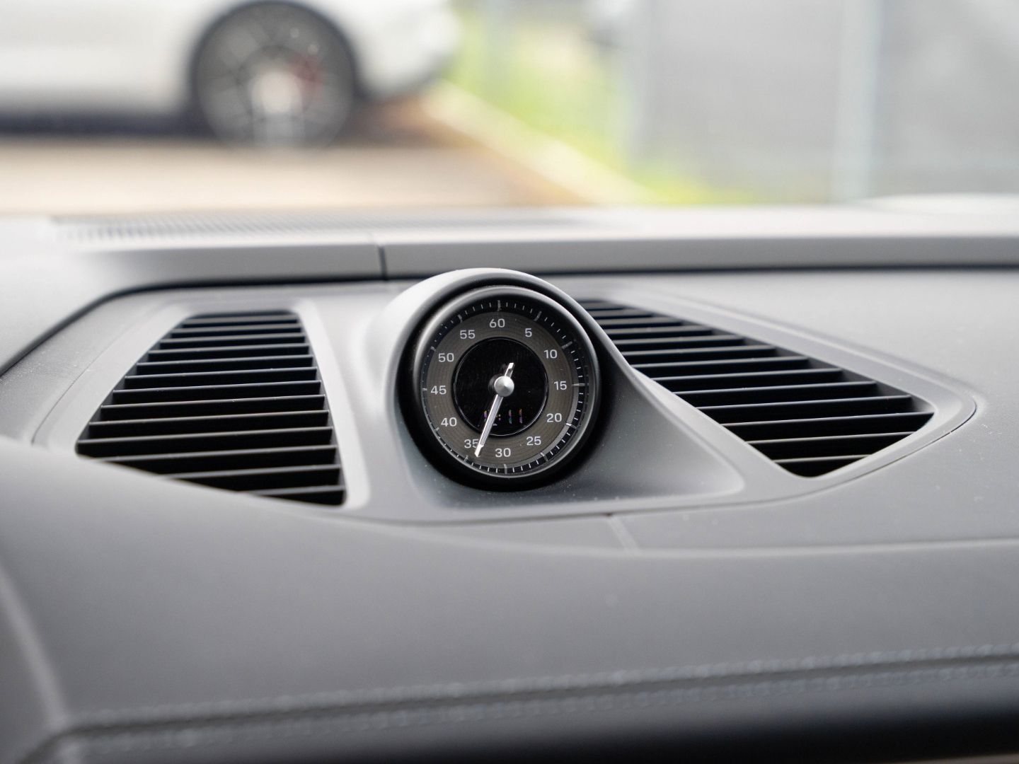 Porsche Macan Turbo Burmester AHK AR HUD Surround View