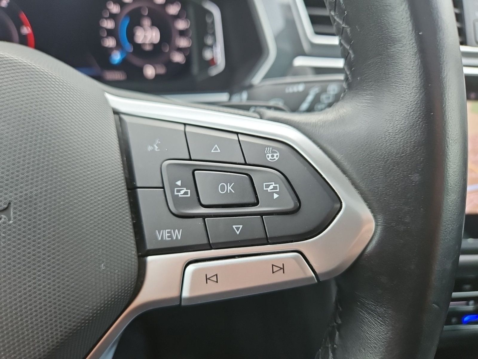 Volkswagen Tiguan 2.0 TDI Elegance 4Motion/NAVI/AHK/Matrix