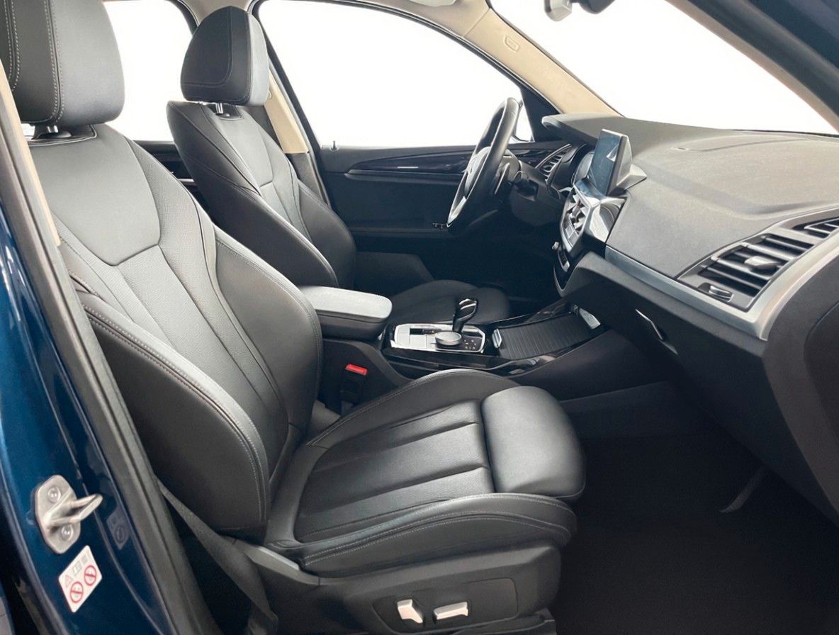 BMW X3 xDrive 20d xLINE  AHK PANO KAM Memory