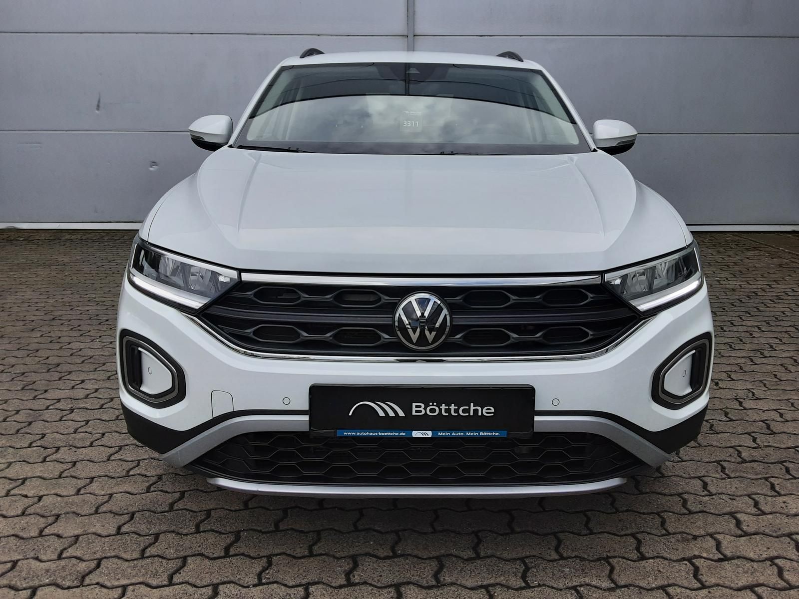 Volkswagen T-Roc Move 1.0 TSI - Samsaru's Car Outlet