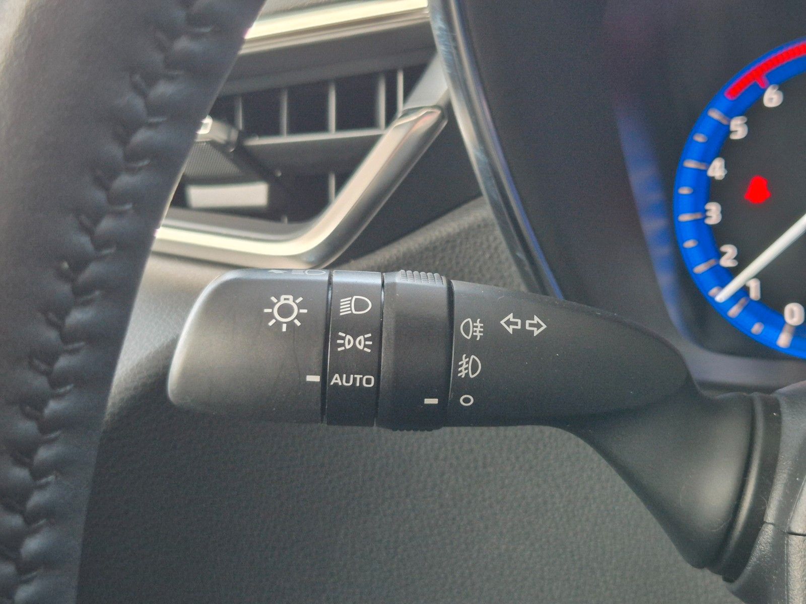 Toyota Corolla TS Business Kamera Carplay SHZ LED