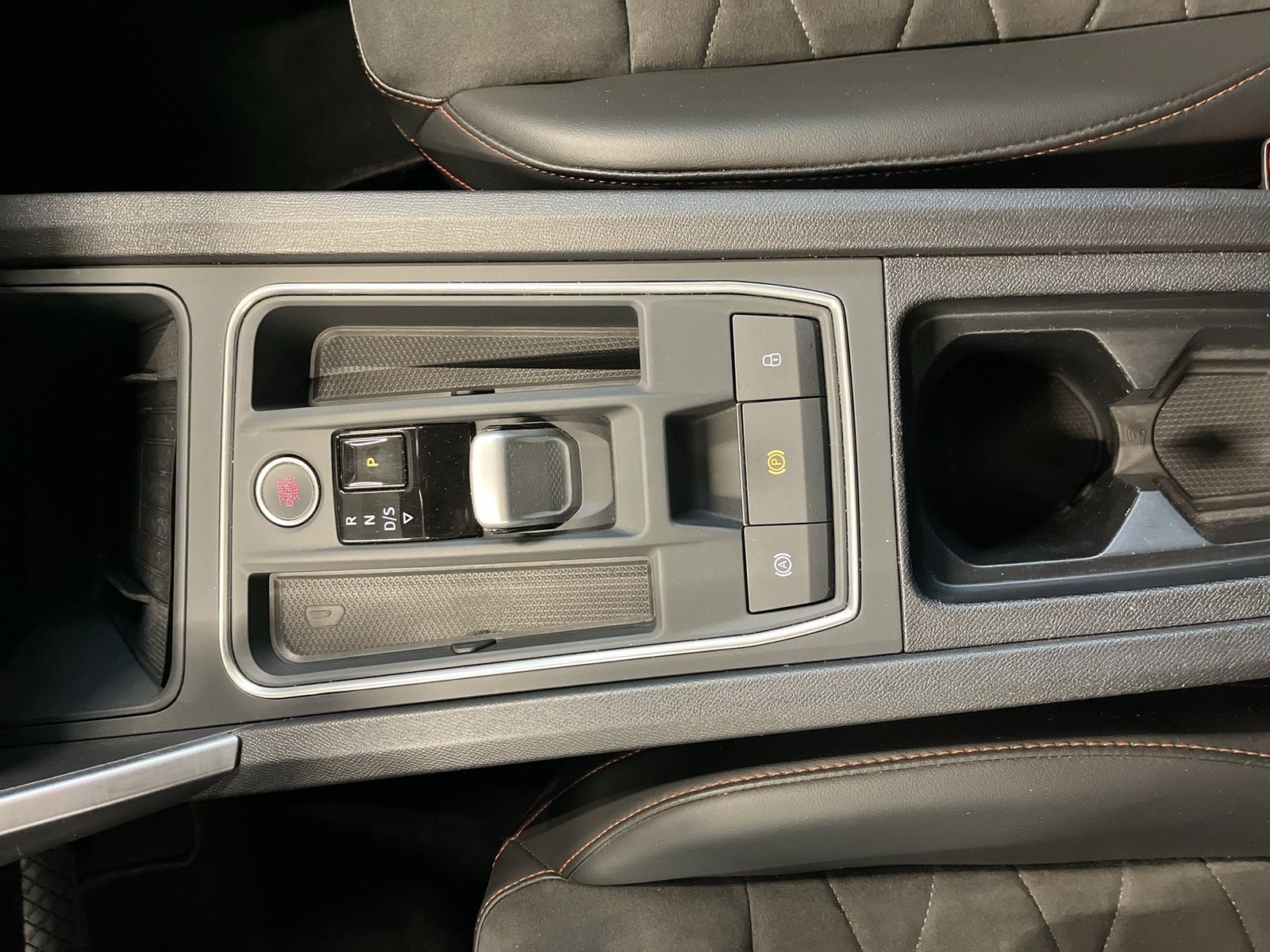 Seat Leon SP FR 1.4 eHybrid TSI DSG ACC AHK AUT Kam.