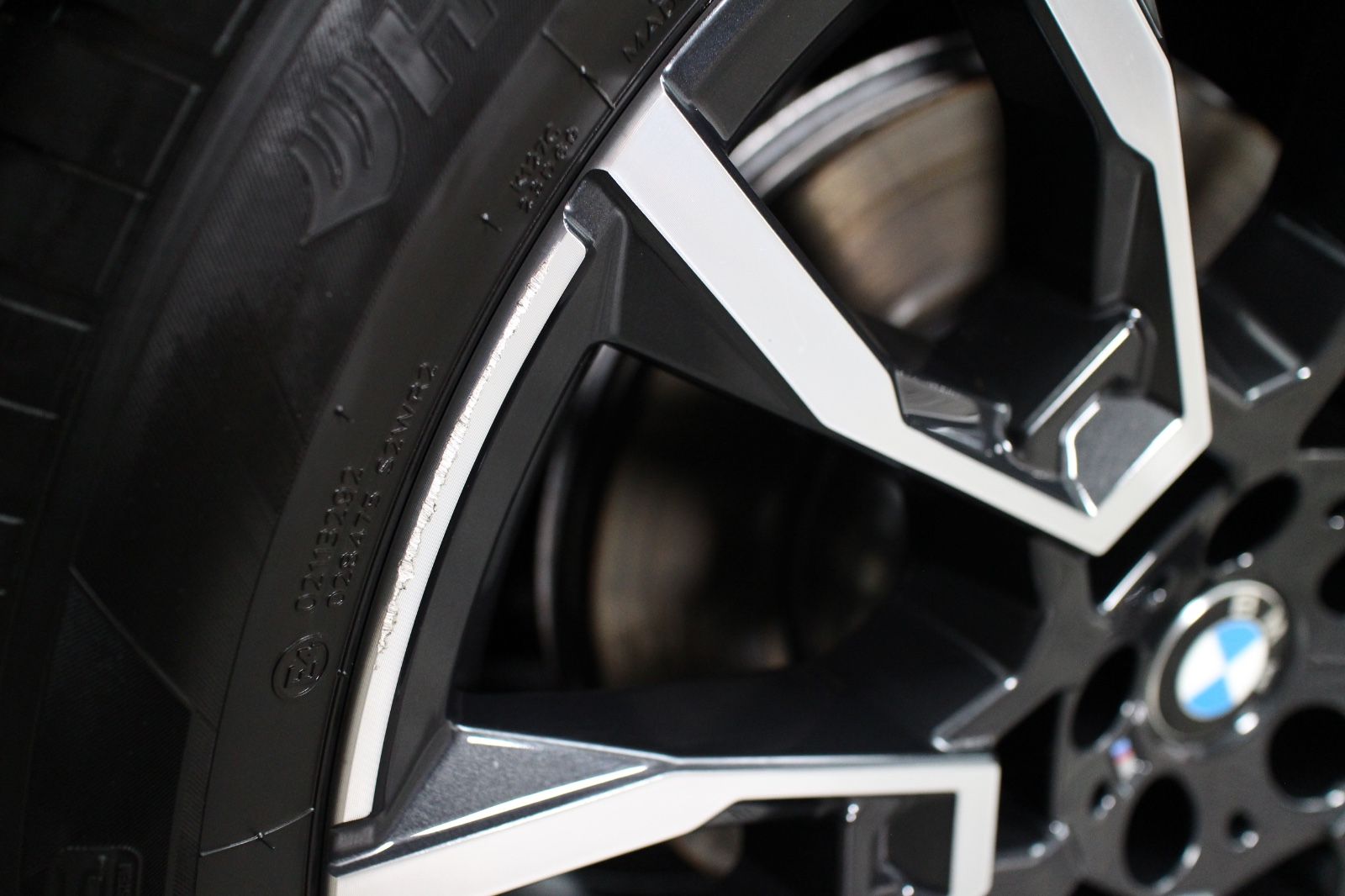 BMW X5 30 d xDrive M Sport H&K Carbon Luftfederung