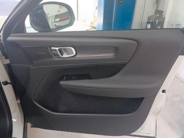 Volvo XC40 B4 R Design - Samsaru's Car Outlet