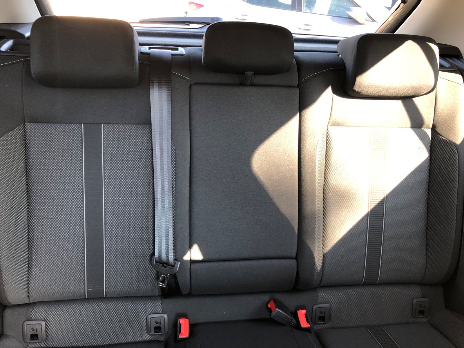 Volkswagen T-Roc Life - Samsaru's Car Outlet