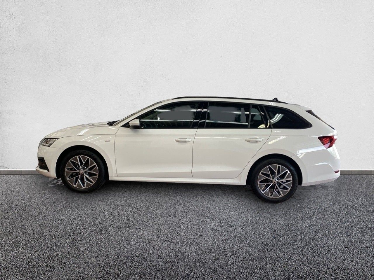 Skoda Octavia Combi Tour 2.0 TDI - Samsaru's Car Outlet