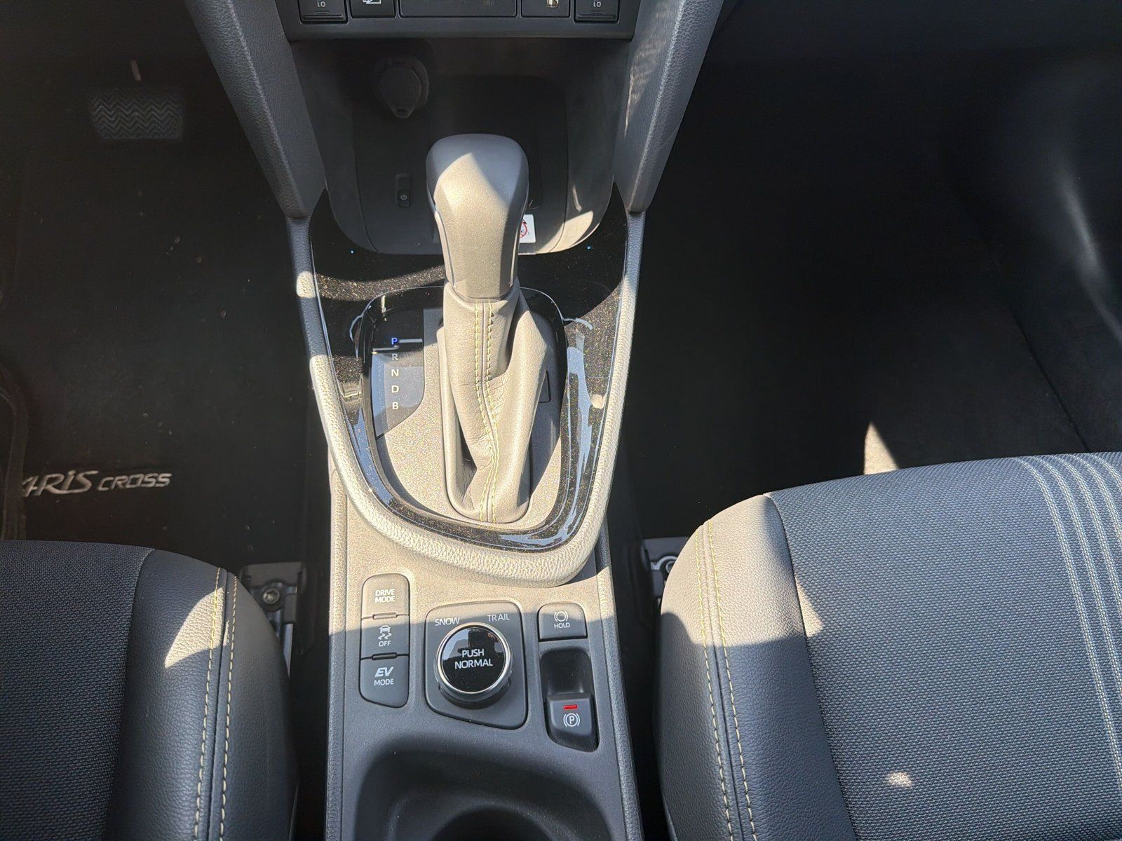 Toyota Yaris Cross Cross 1,5-l-VVT-iE Hybrid Adventure/