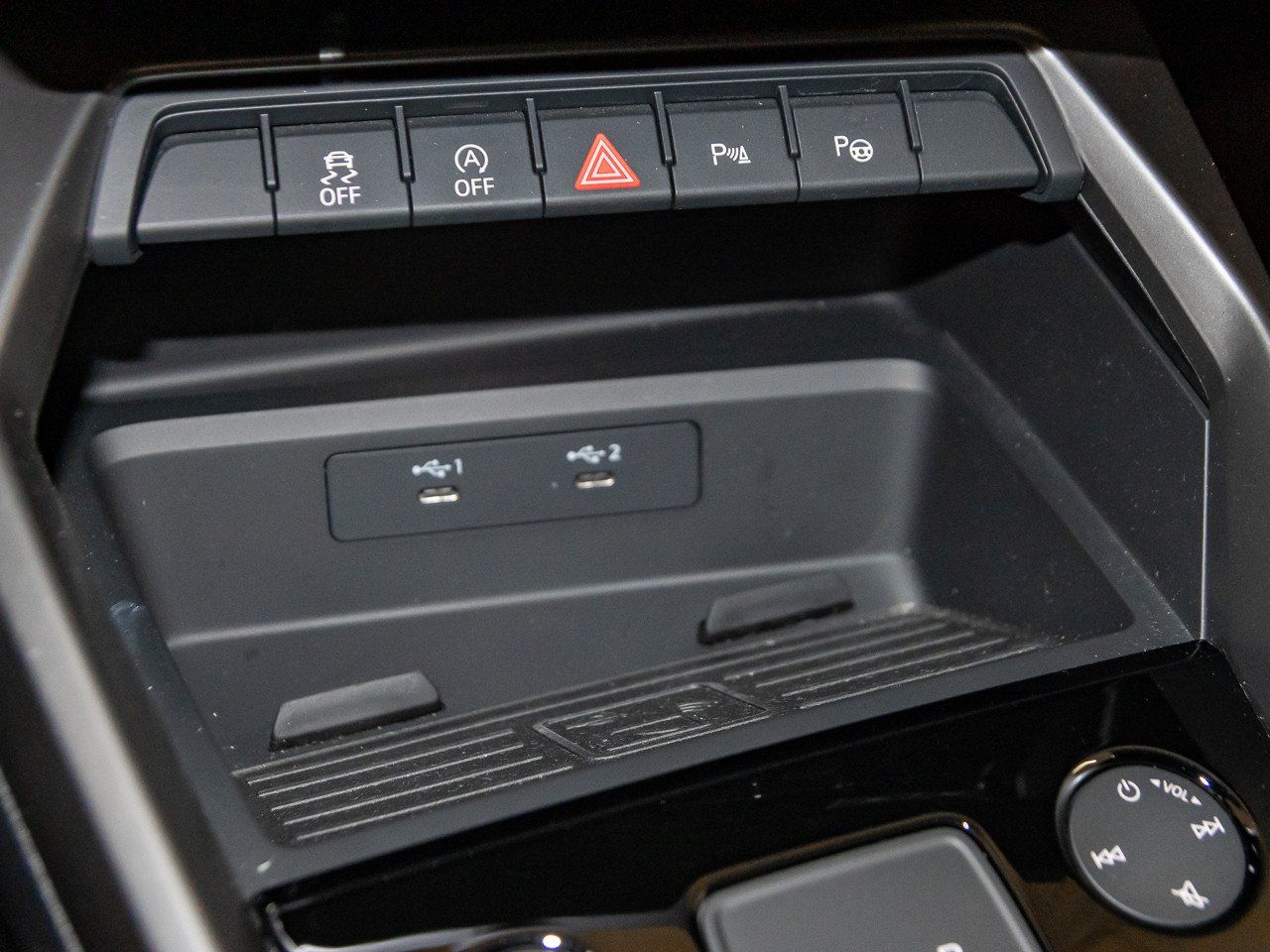 Audi A3 Sportback 30 TFSI S line AHK ACC Keyless virt