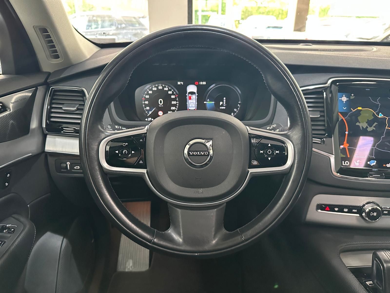 Volvo XC90 T8 Plug-In Hybrid - Samsaru's Car Outlet