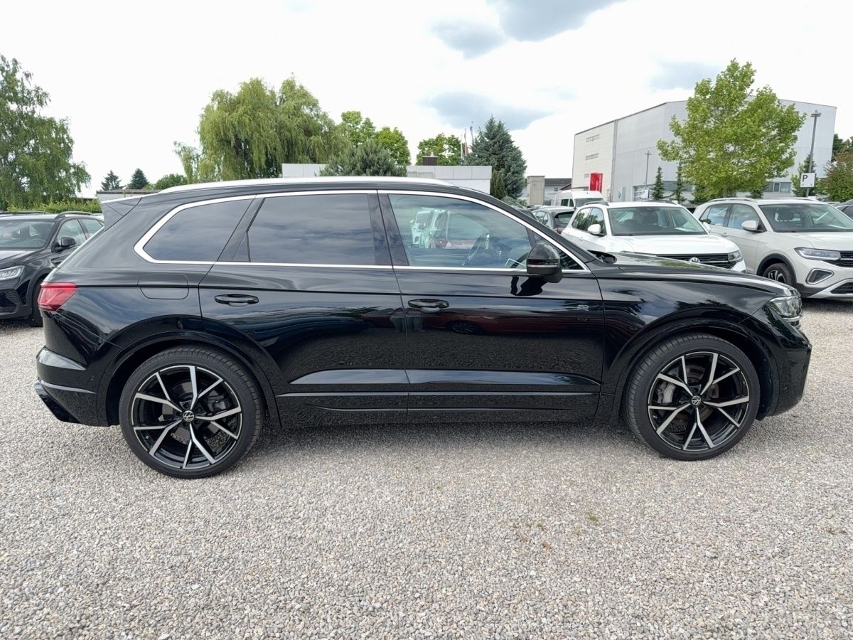 Volkswagen Touareg R-Line TSi - Samsaru's Car Outlet