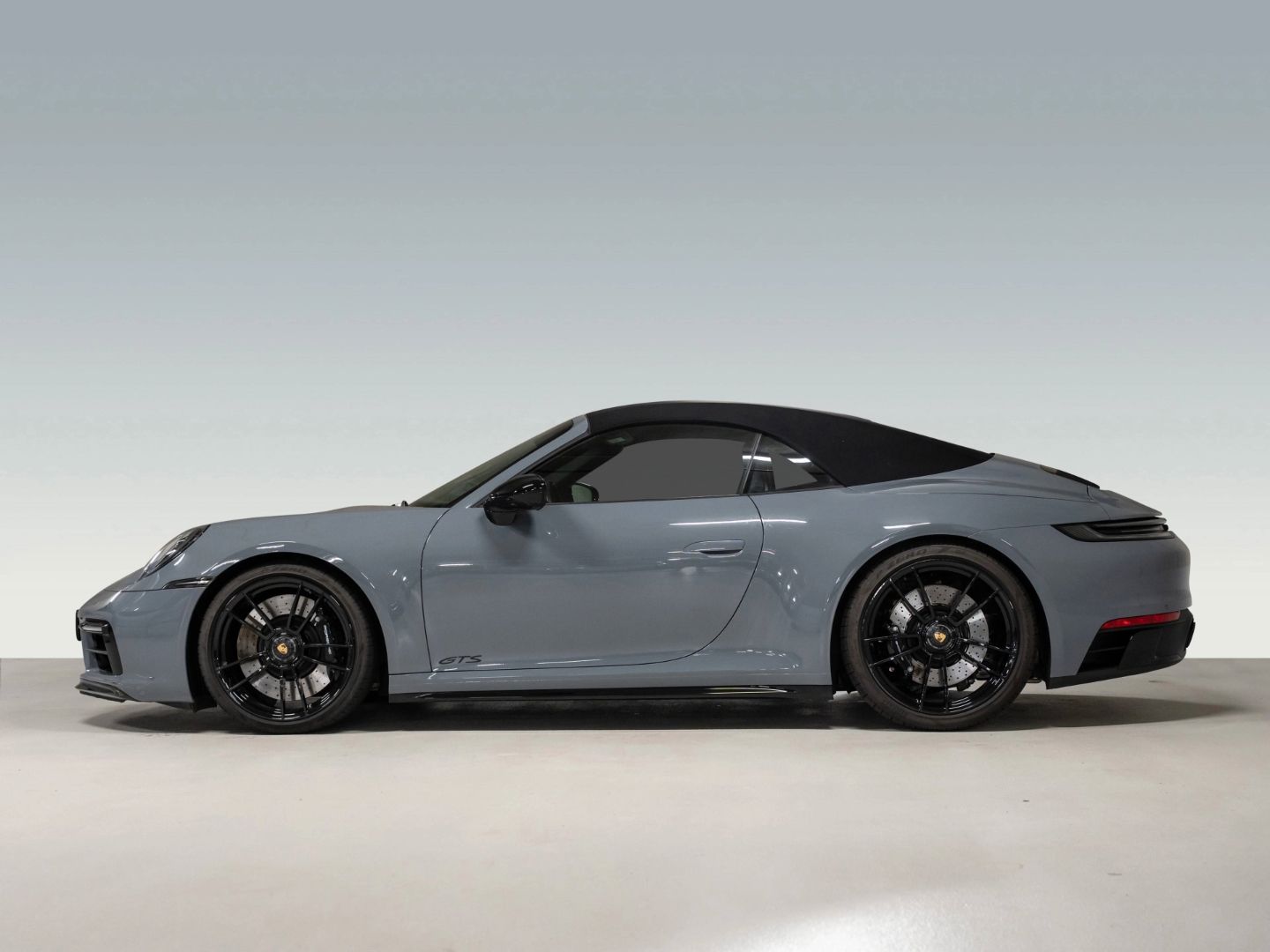 Porsche 992 Carrera 4 GTS Cabriolet InoDrive Burmester
