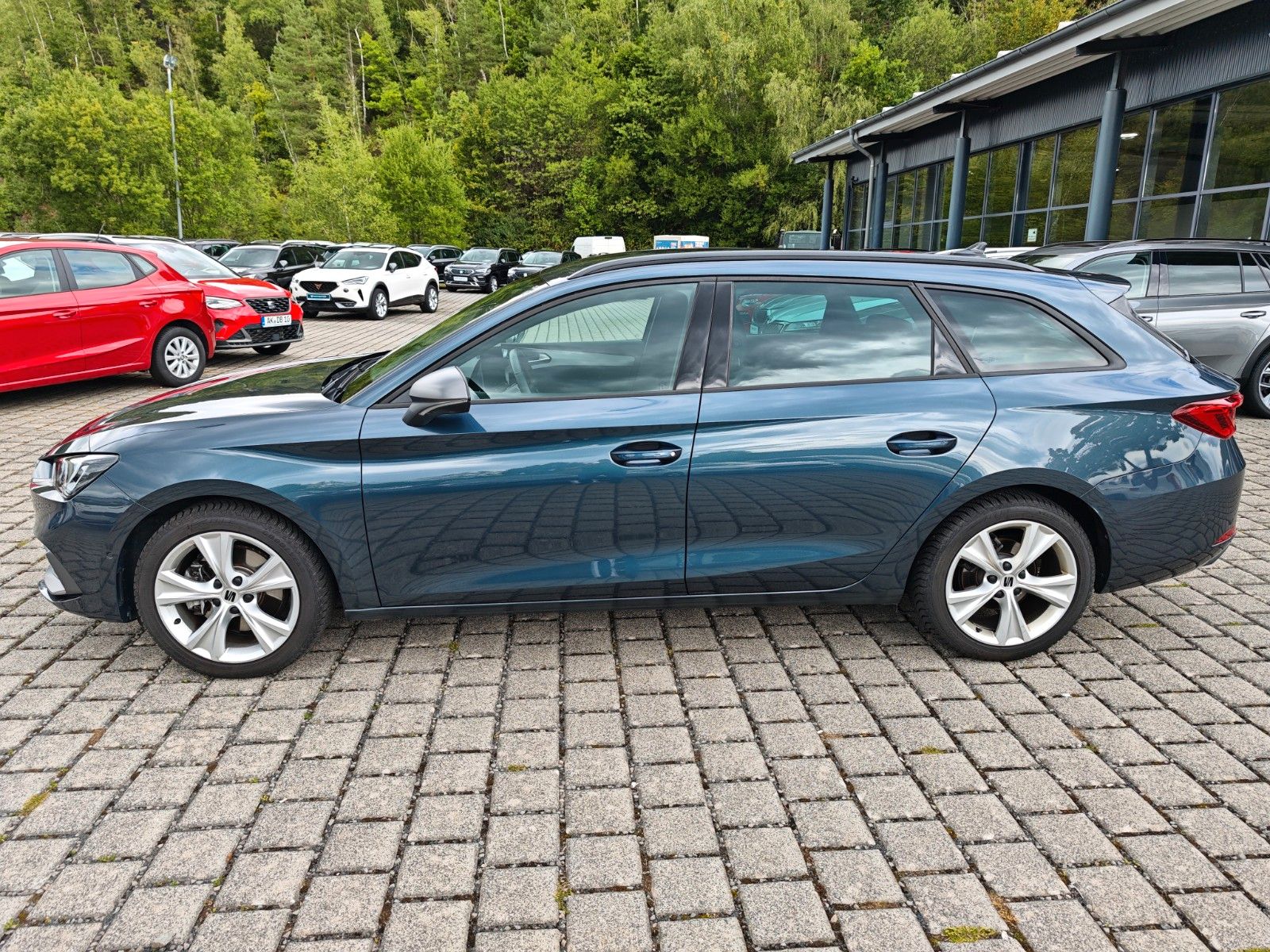 Seat Leon Sportstourer FR DSG 150PS NAVI+AHK+SHZ+APP+
