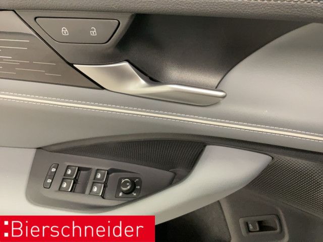 Volkswagen Passat Variant 2.0 TDI 4Mo Elegance AHK PANO STA