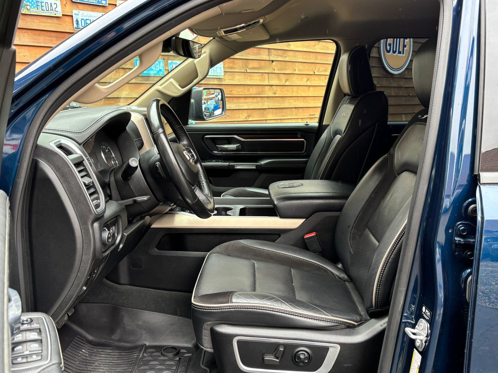 Dodge RAM 1500 Laramie 5,7L 4x4 AHK 12´´ LPG Bügel