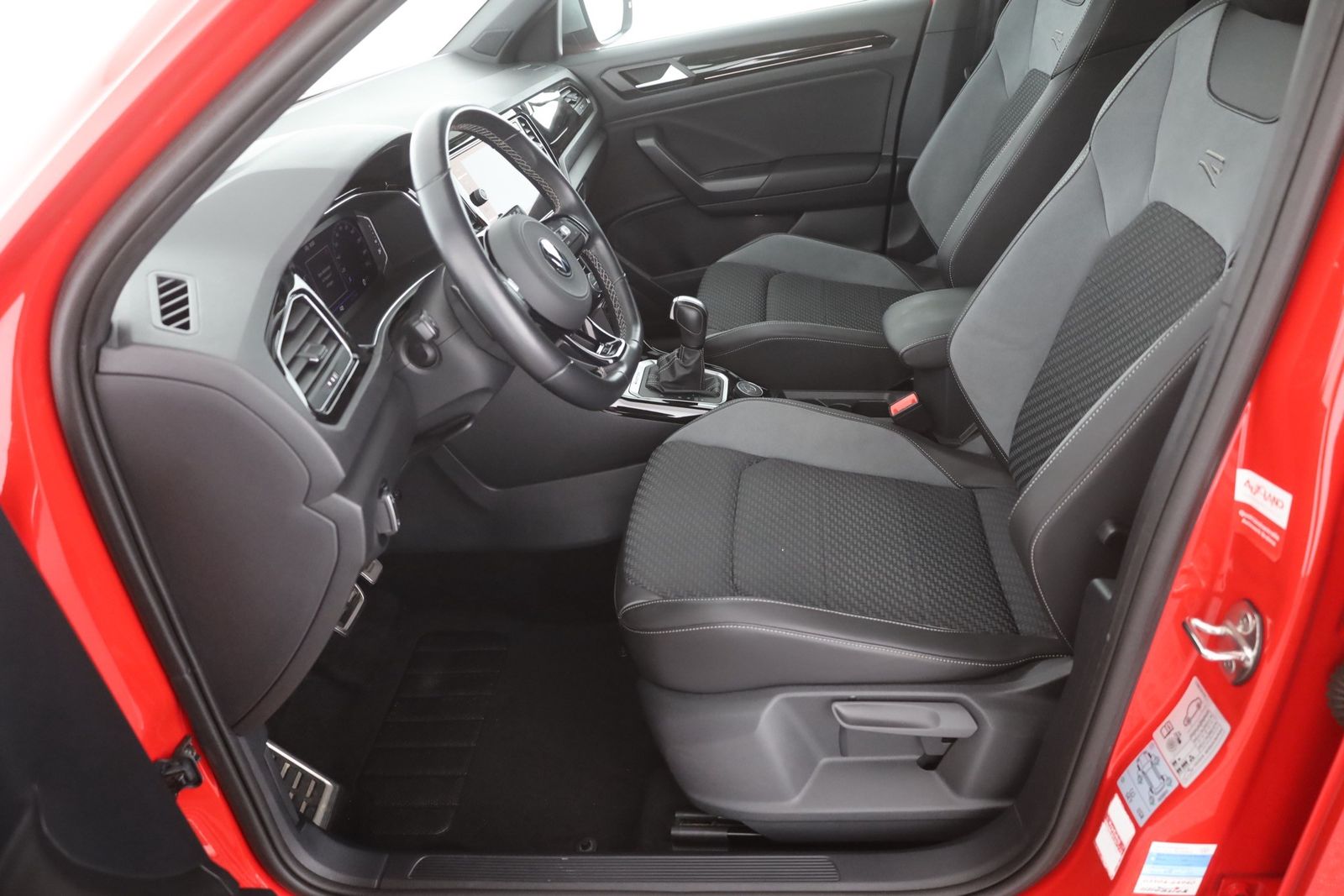 Volkswagen T-Roc 2.0 TSI R 4Motion - Samsaru's Car Outlet
