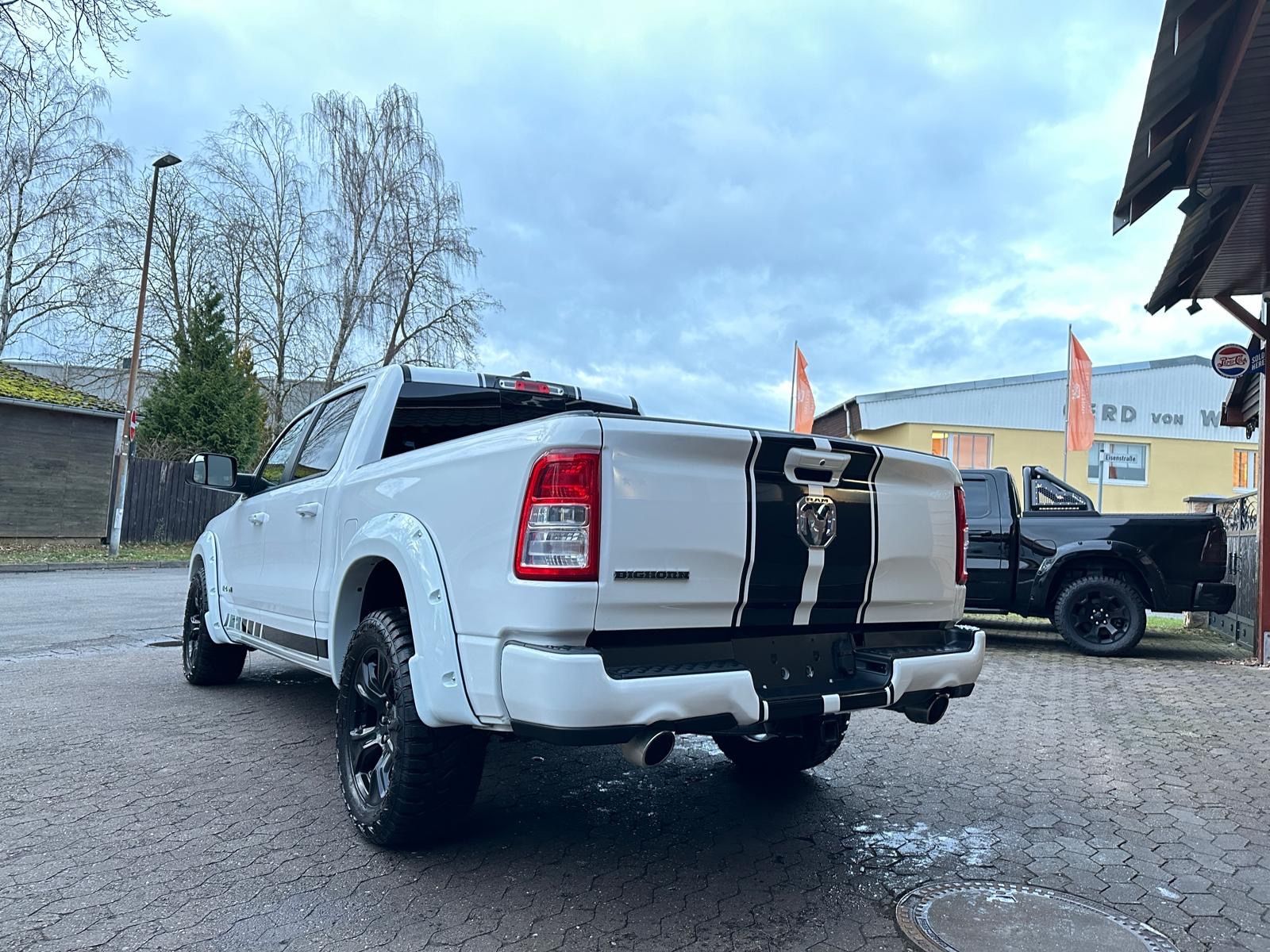 Dodge 5,7 V8*AHK*NAVI*LED*LIFT*OFFROAD*SERVICE NEU