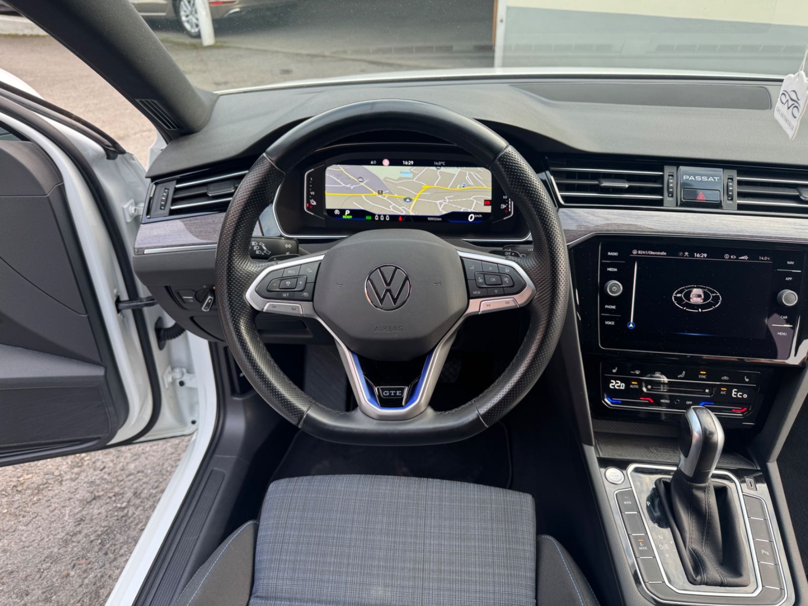 Volkswagen Passat Variant GTE DSG - Samsaru's Car Outlet