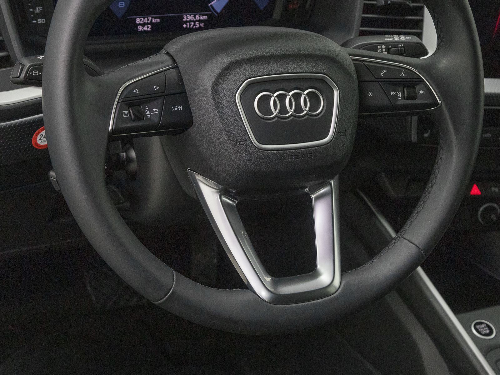 Audi A1 Sportback 30 TFSI ADVANCED - Samsaru's Car Outlet