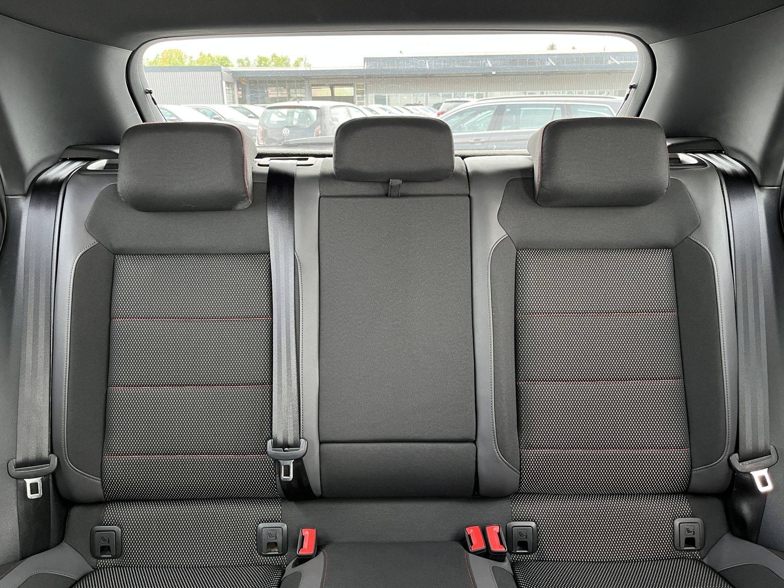 Volkswagen T-Roc 2.0 TSI DSG 4Motion Sport - Samsaru's Car Outlet