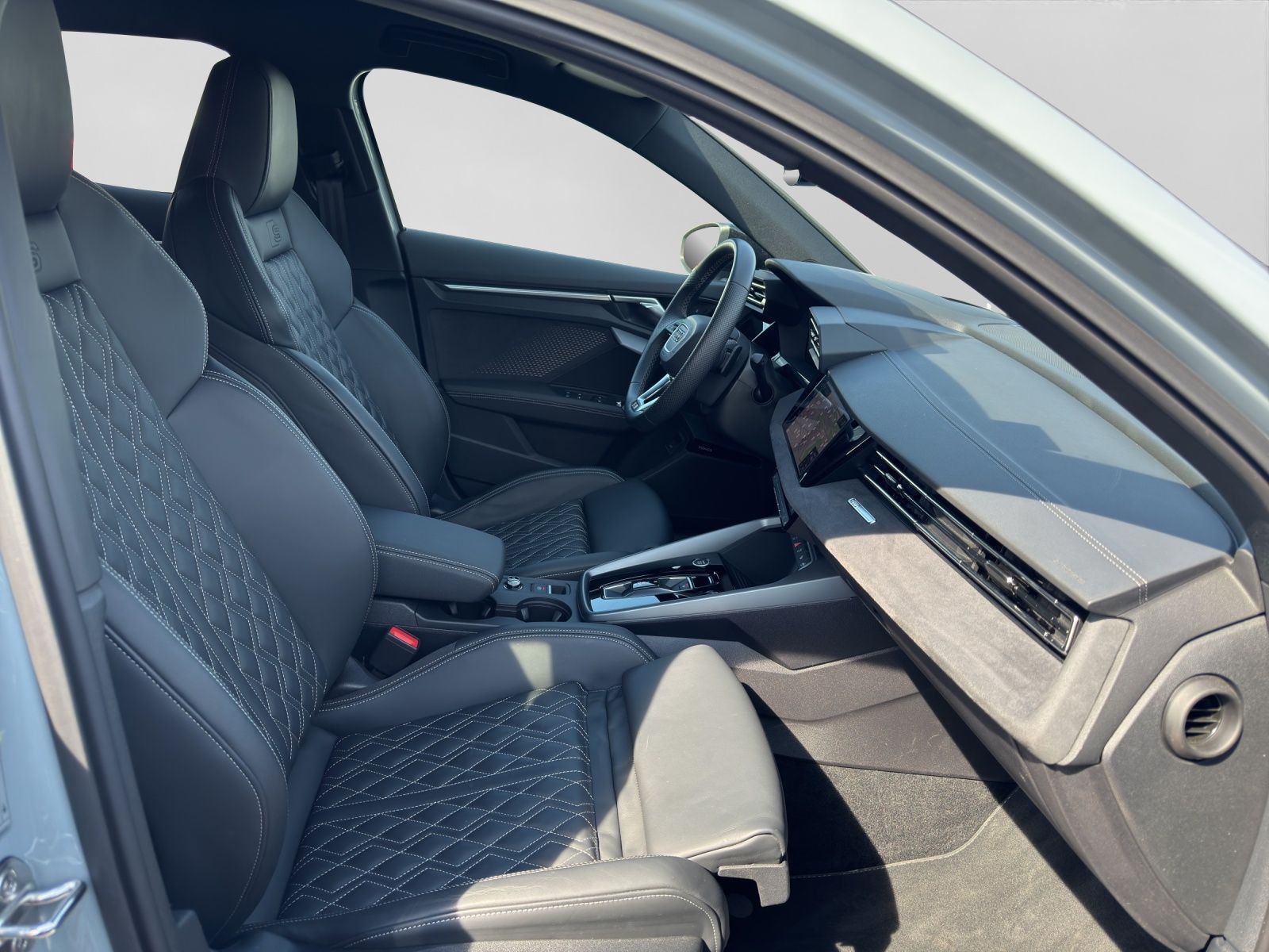 Audi A3 allstreet 35 TDI S LINE LEDER LM19 HuD SONOS