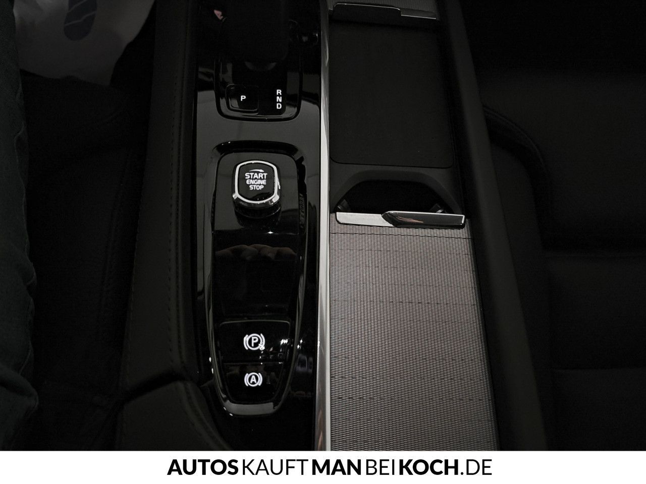 Volvo XC90 B5 AWD PlusBright STHz AHK 360 VLED MEM H&K