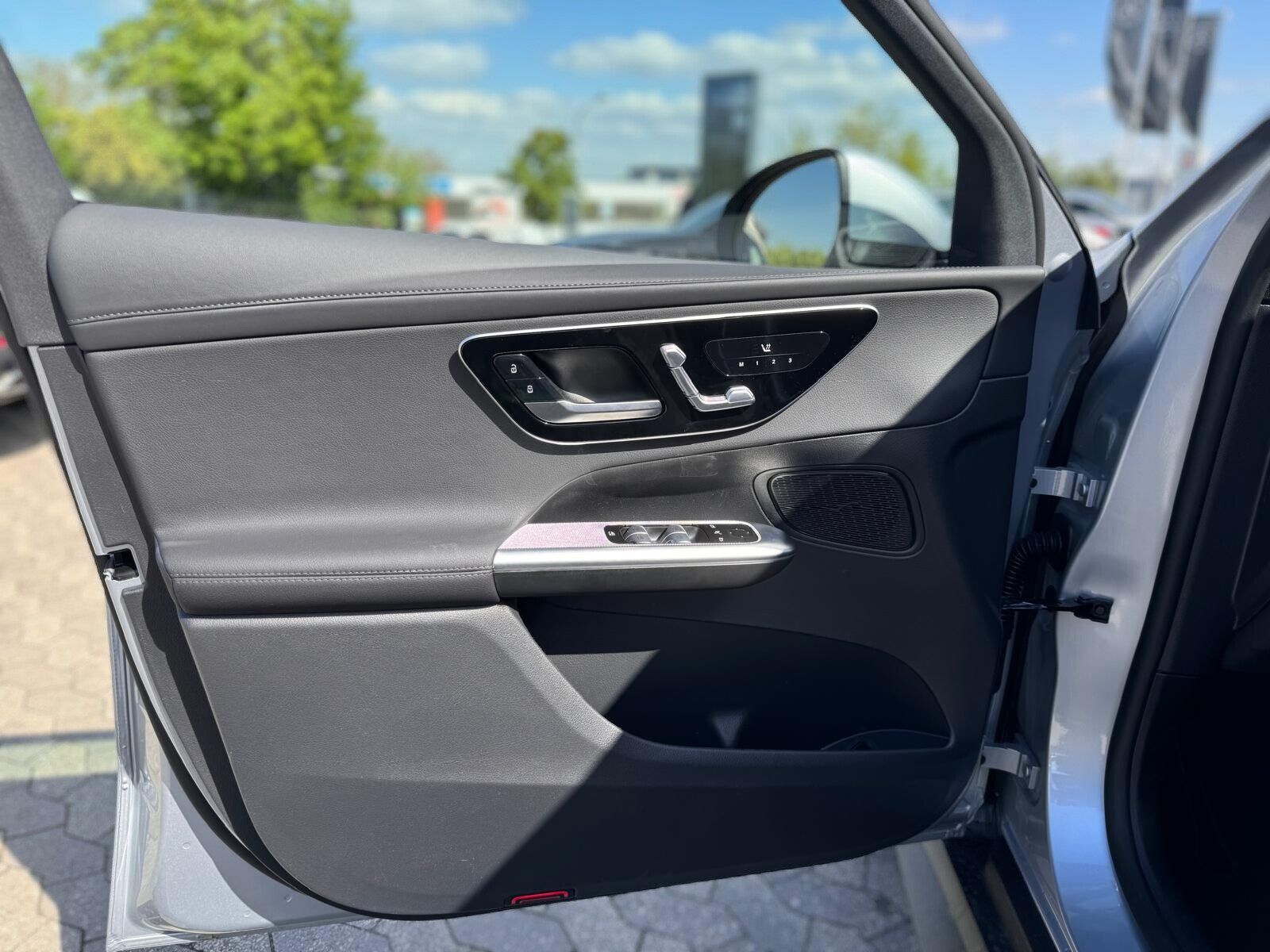 Mercedes-Benz GLC 200 4M - Samsaru's Car Outlet