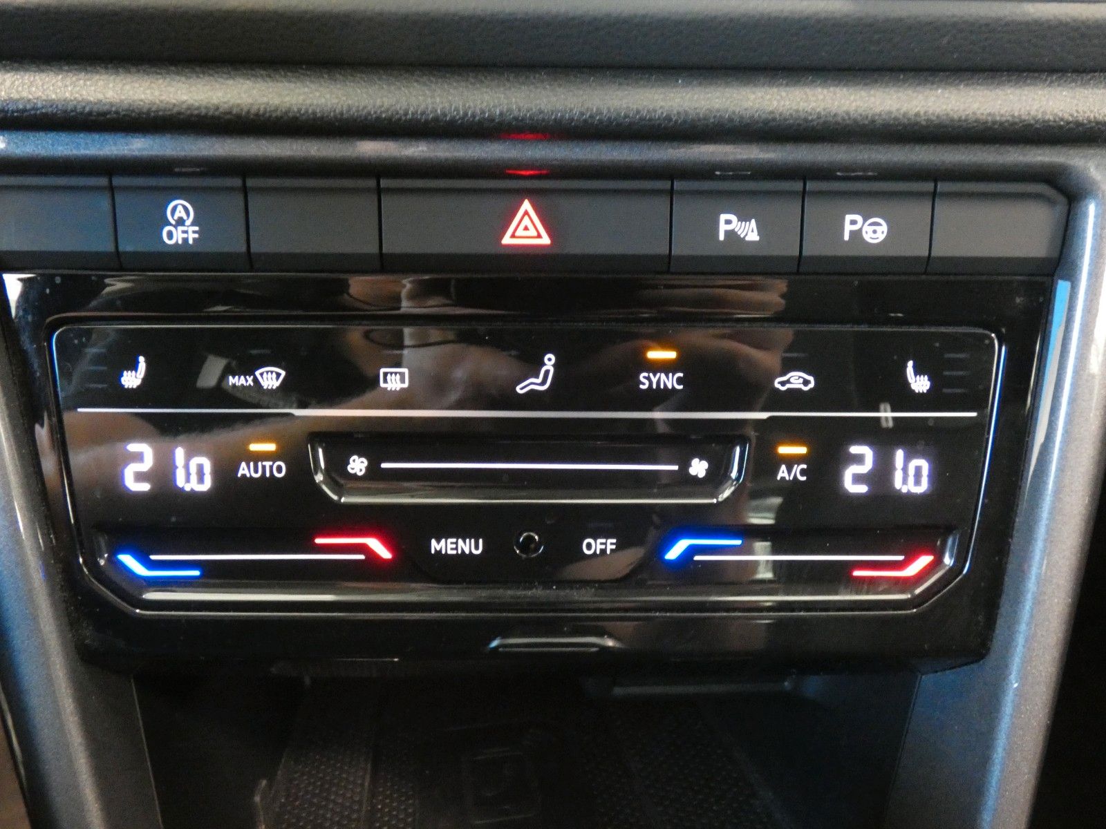 Volkswagen T-Roc 2.0 TDI Style 4Motion DSG - Samsaru's Car Outlet