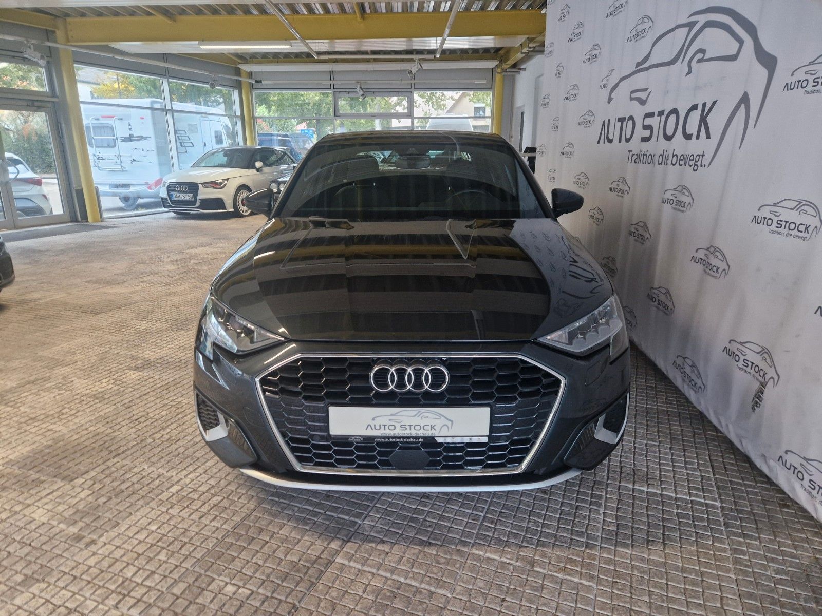 Audi A3 30 TFSI S tronic advanced LED Navi PDC Sitzh.