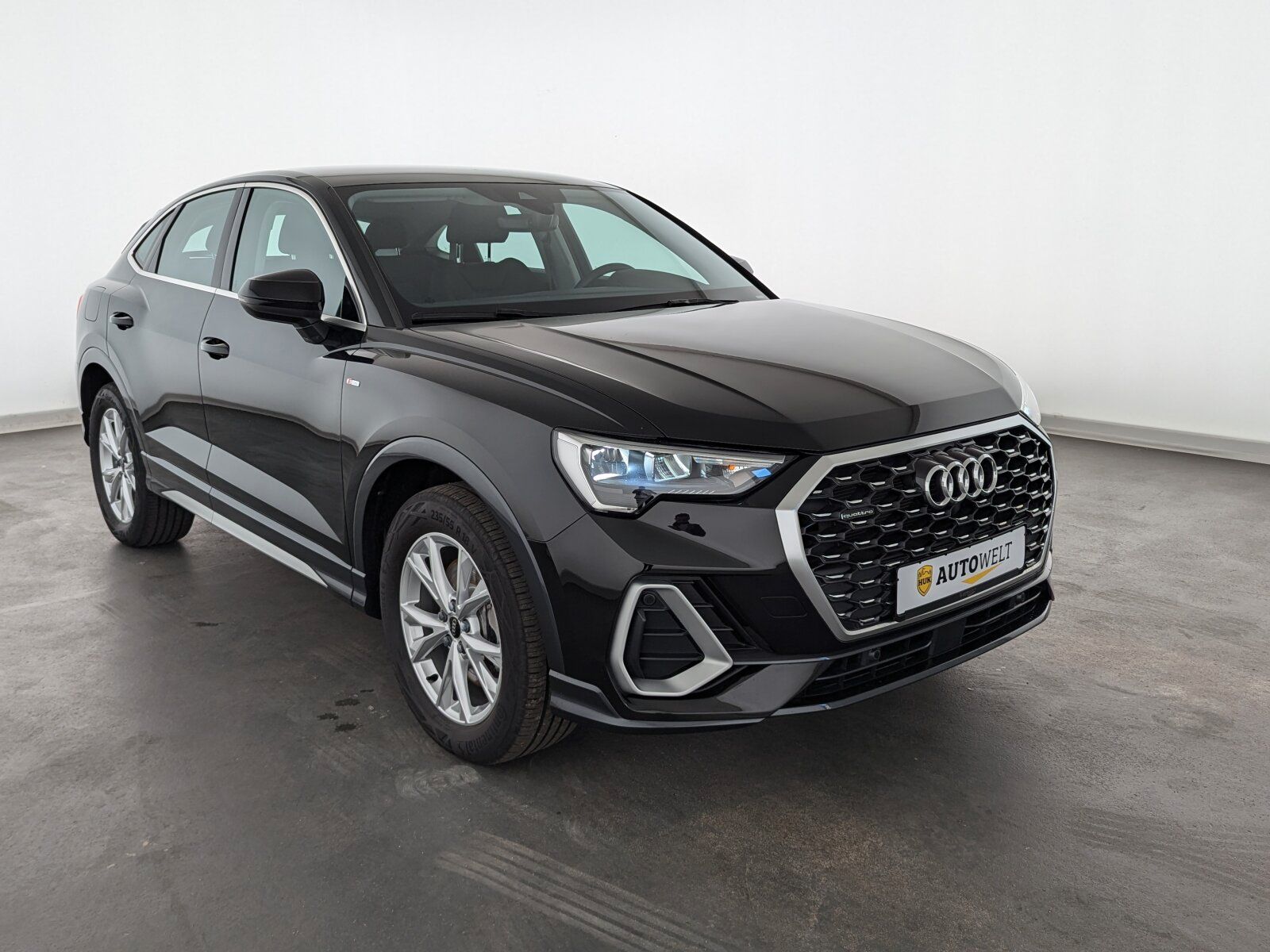 Audi Q3 Sportback 40 2.0 TFSI quattro S line - Samsaru's Car Outlet