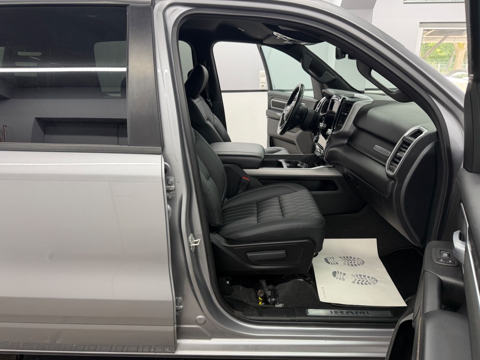 Dodge RAM 1500 5.7 4x4 eTORQUE Bigh. Crew./12"Display/