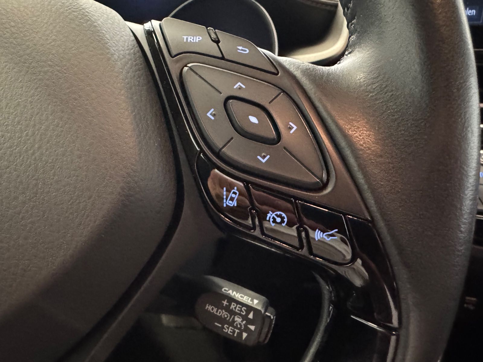 Toyota C-HR 2.0 Hybrid Business Edition - Samsaru's Car Outlet