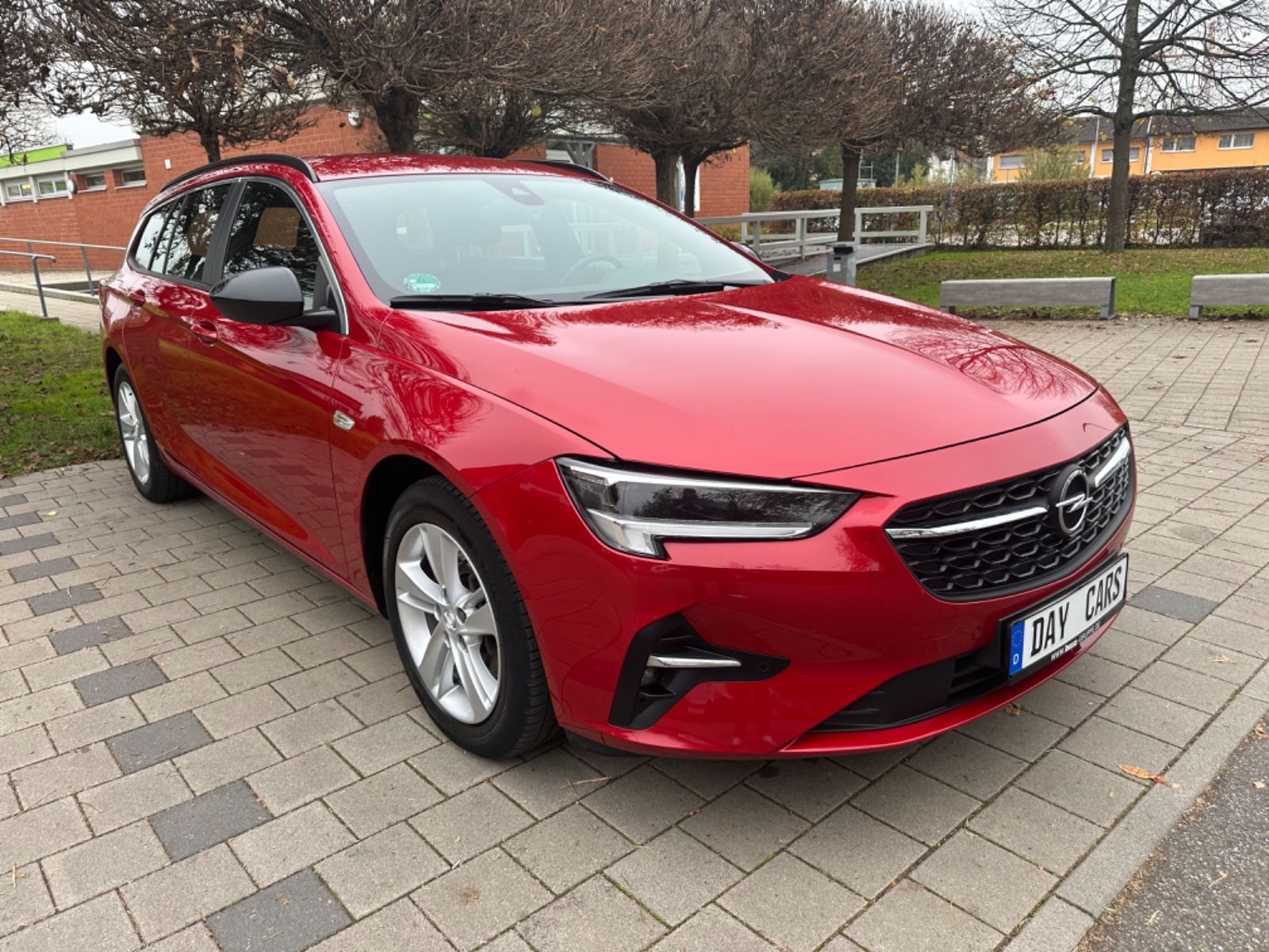 Opel Insignia Sports Business - Samsaru's Car Outlet