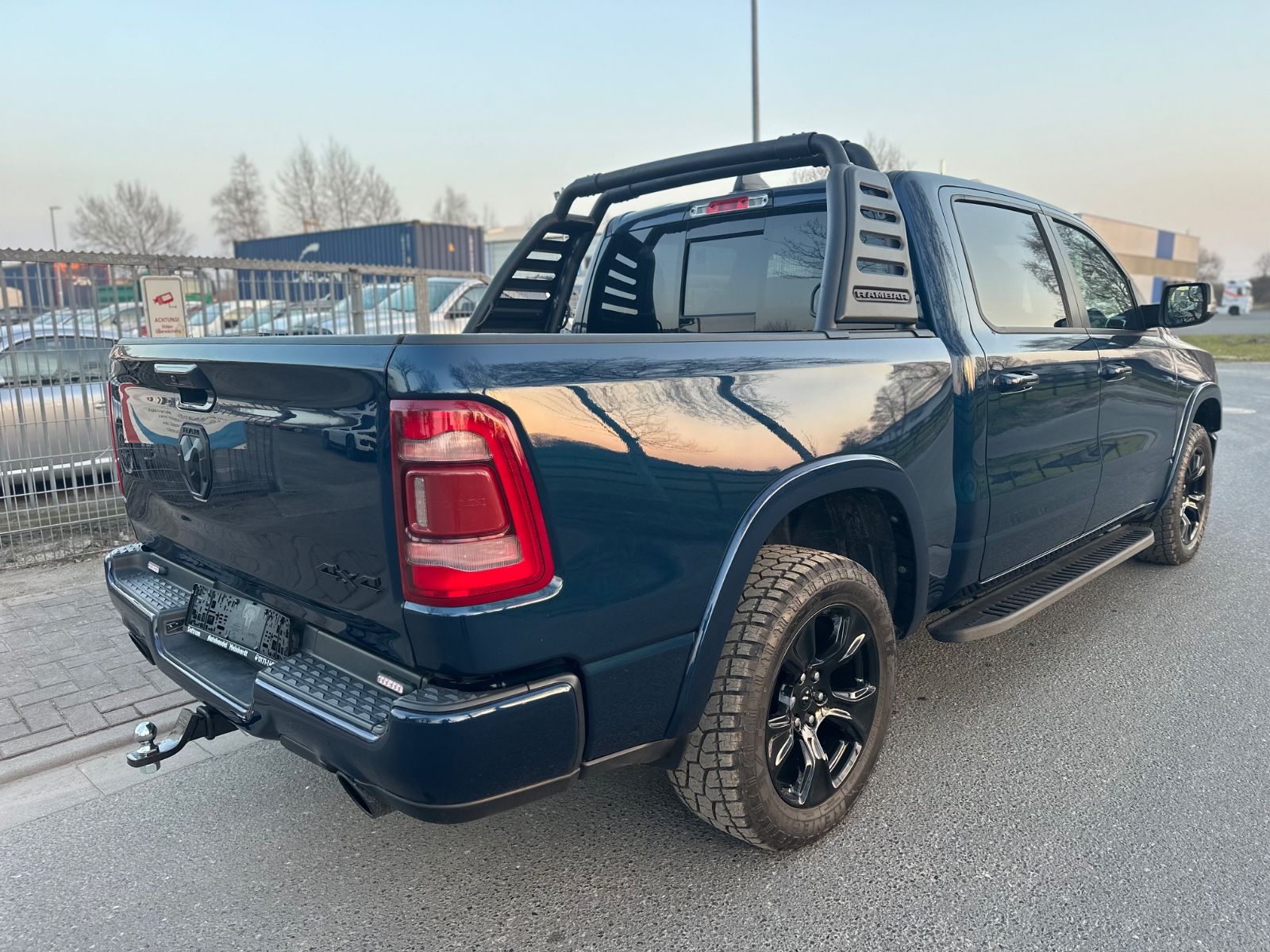 Dodge RAM 1500 LARAMIE CREW CAB 4X4 5.7L LPG