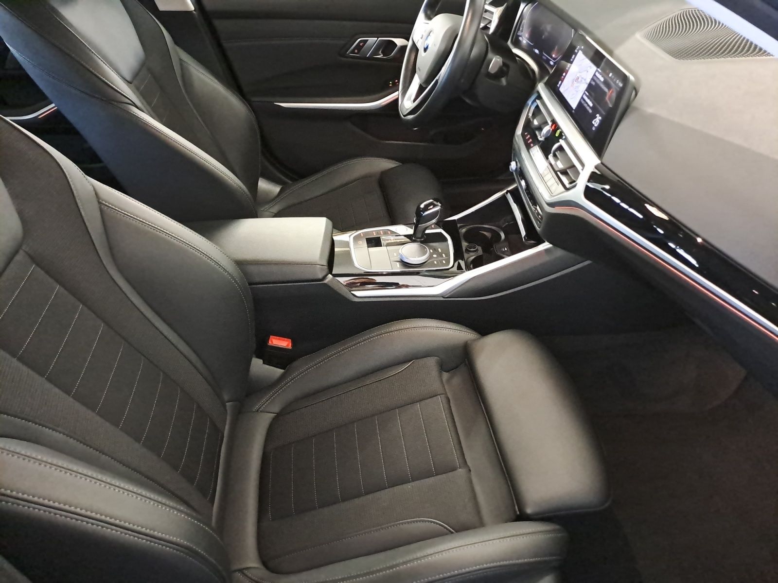 BMW 320d xDrive Touring Sport Line - Samsaru's Car Outlet