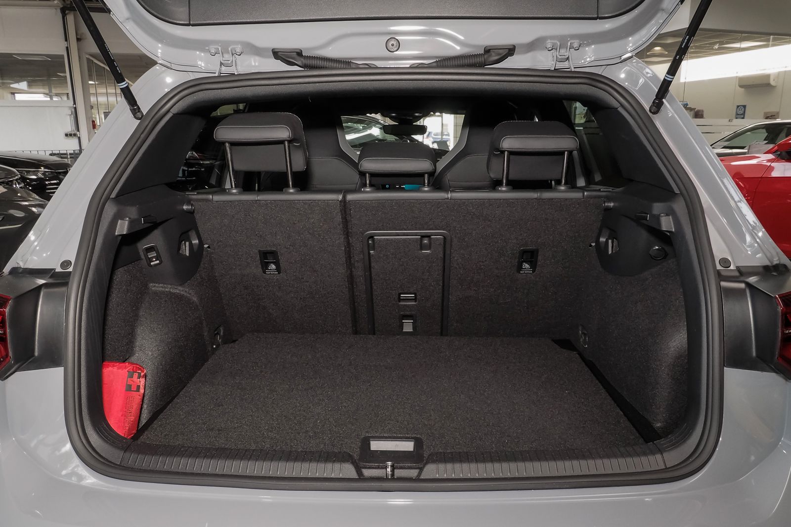 Volkswagen Golf VIII GTD 2.0 TDI DSG - Samsaru's Car Outlet