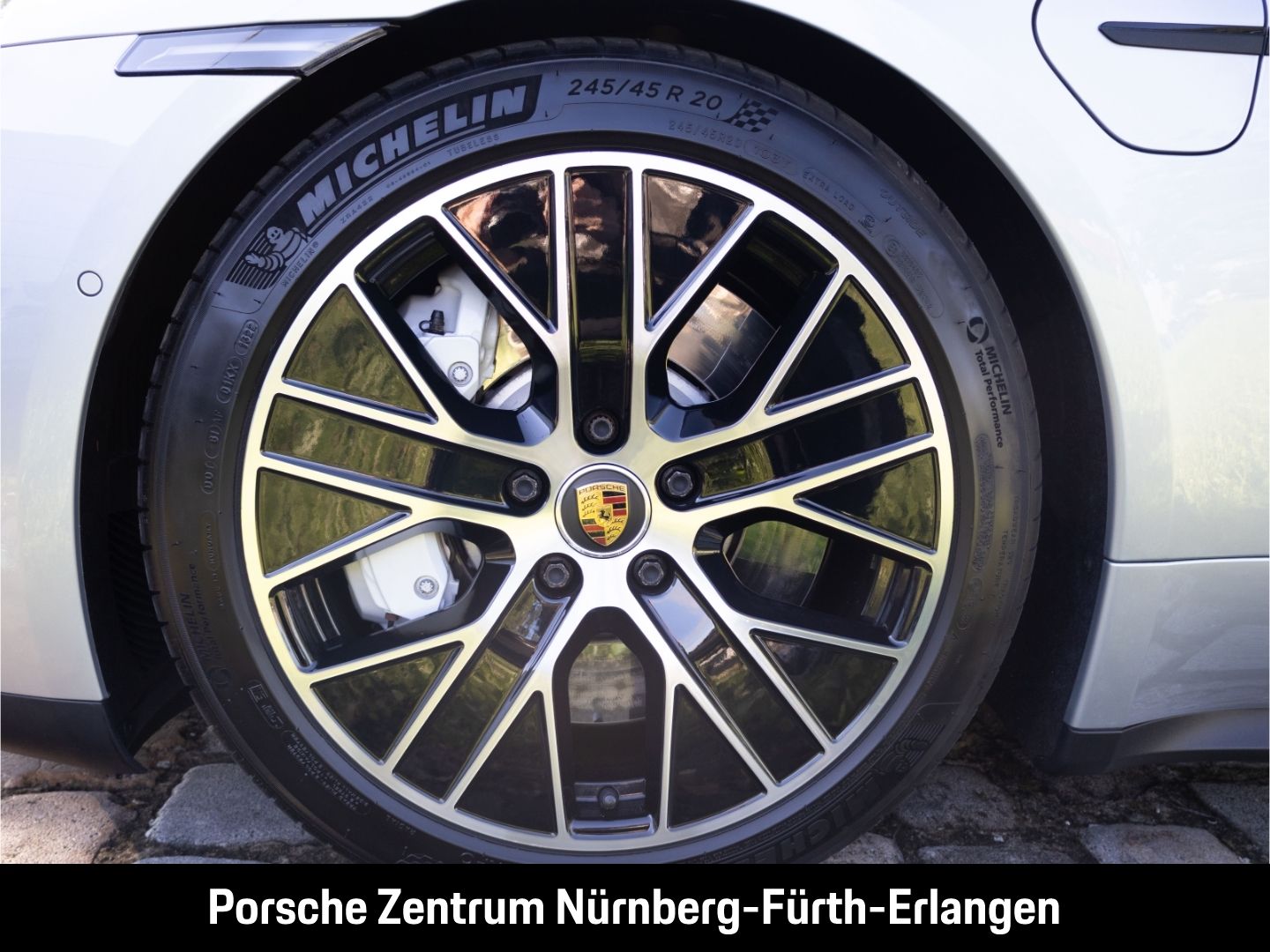 Porsche Taycan Turbo InnoDrive HUD LED-Matrix BOSE Surro