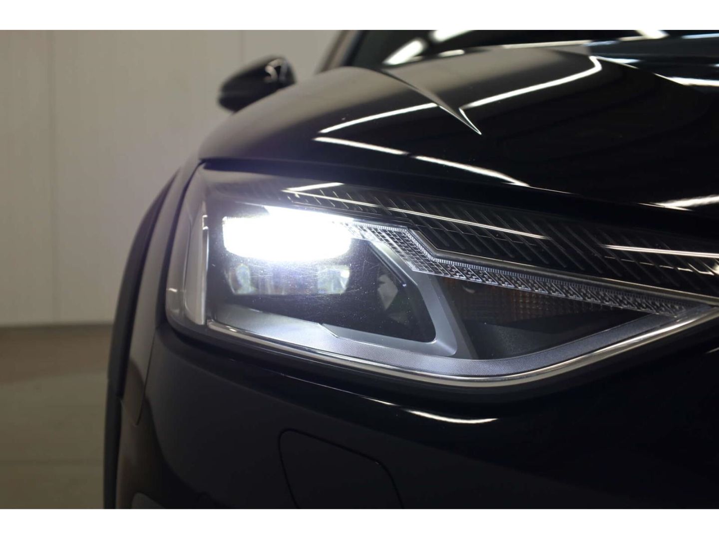Audi A4 allroad 40 TDI quattro AHK/Leder/RFK/NAV/Memo