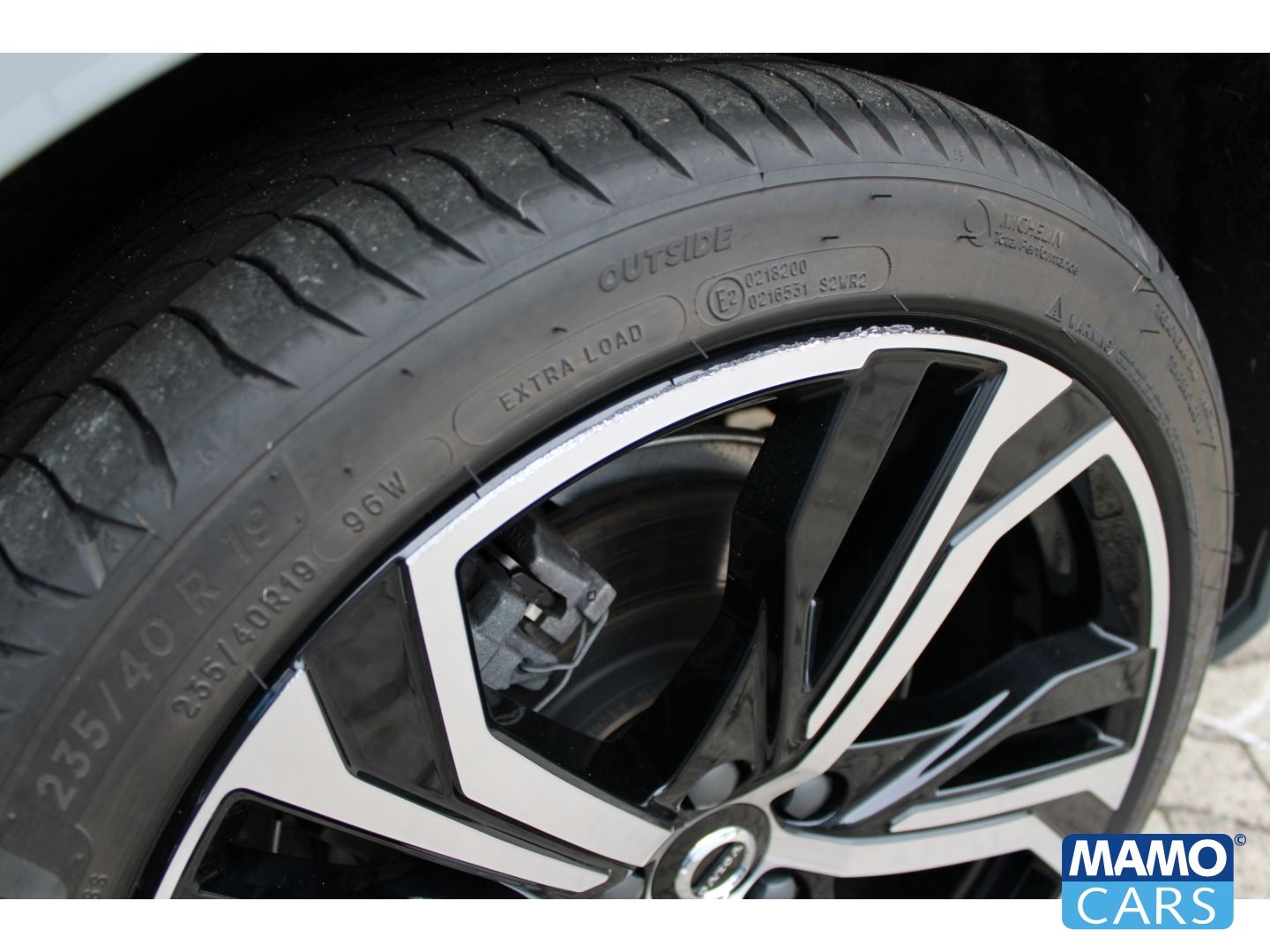 Volvo V60 T8 AWD Recharge Plus Dark EU6e AHK/360CAM/AC