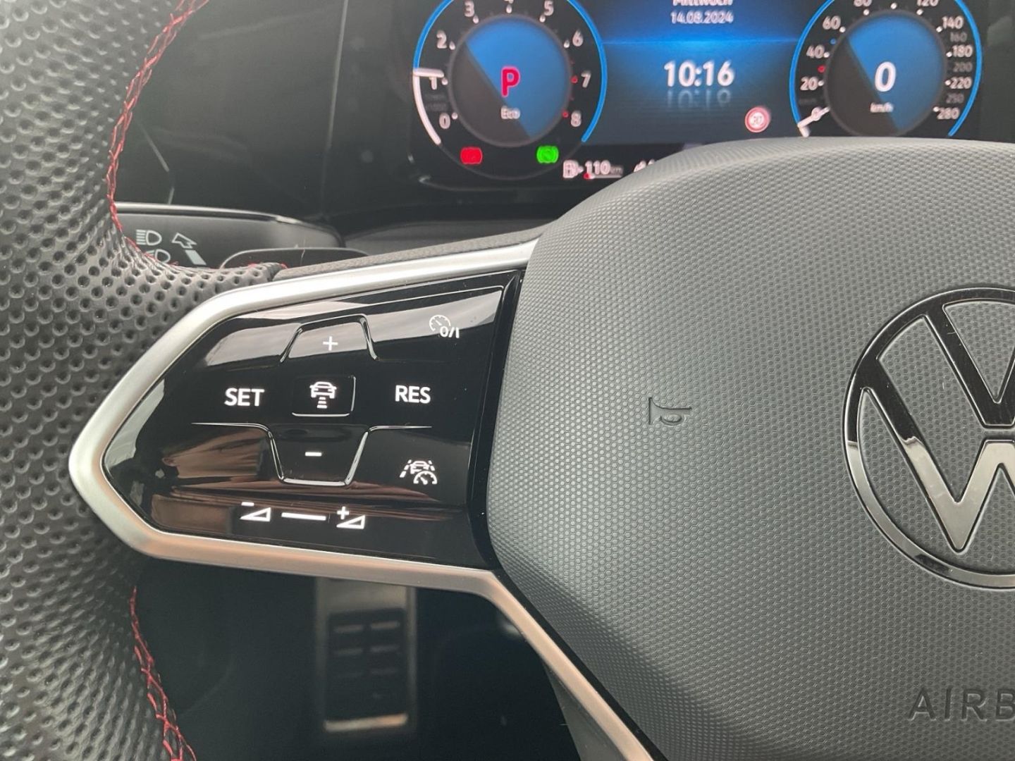 Volkswagen Golf 8 VIII Clubsport 2.0 TSI - Samsaru's Car Outlet