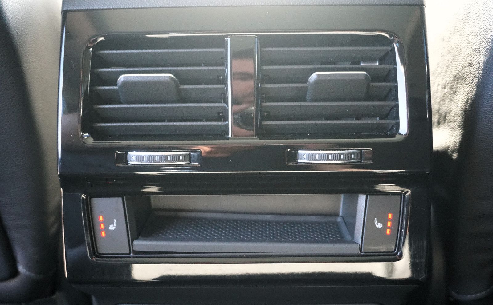 Volkswagen Touareg Elegance 4Motion - Samsaru's Car Outlet