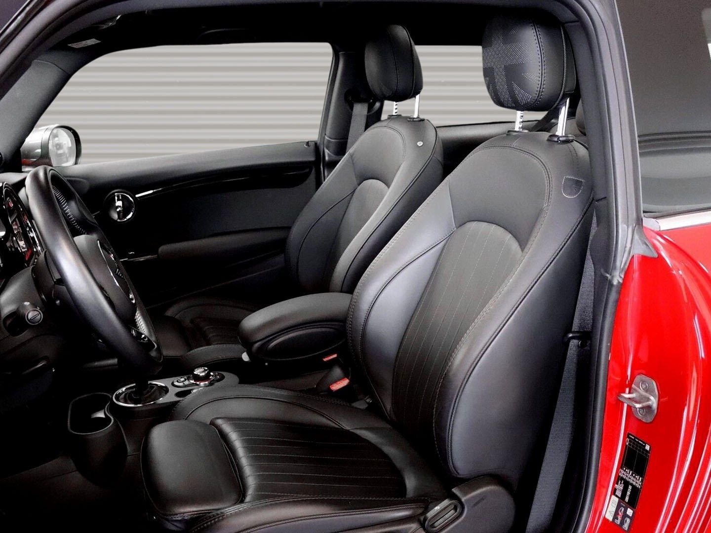 MINI Cooper SE - Samsaru's Car Outlet