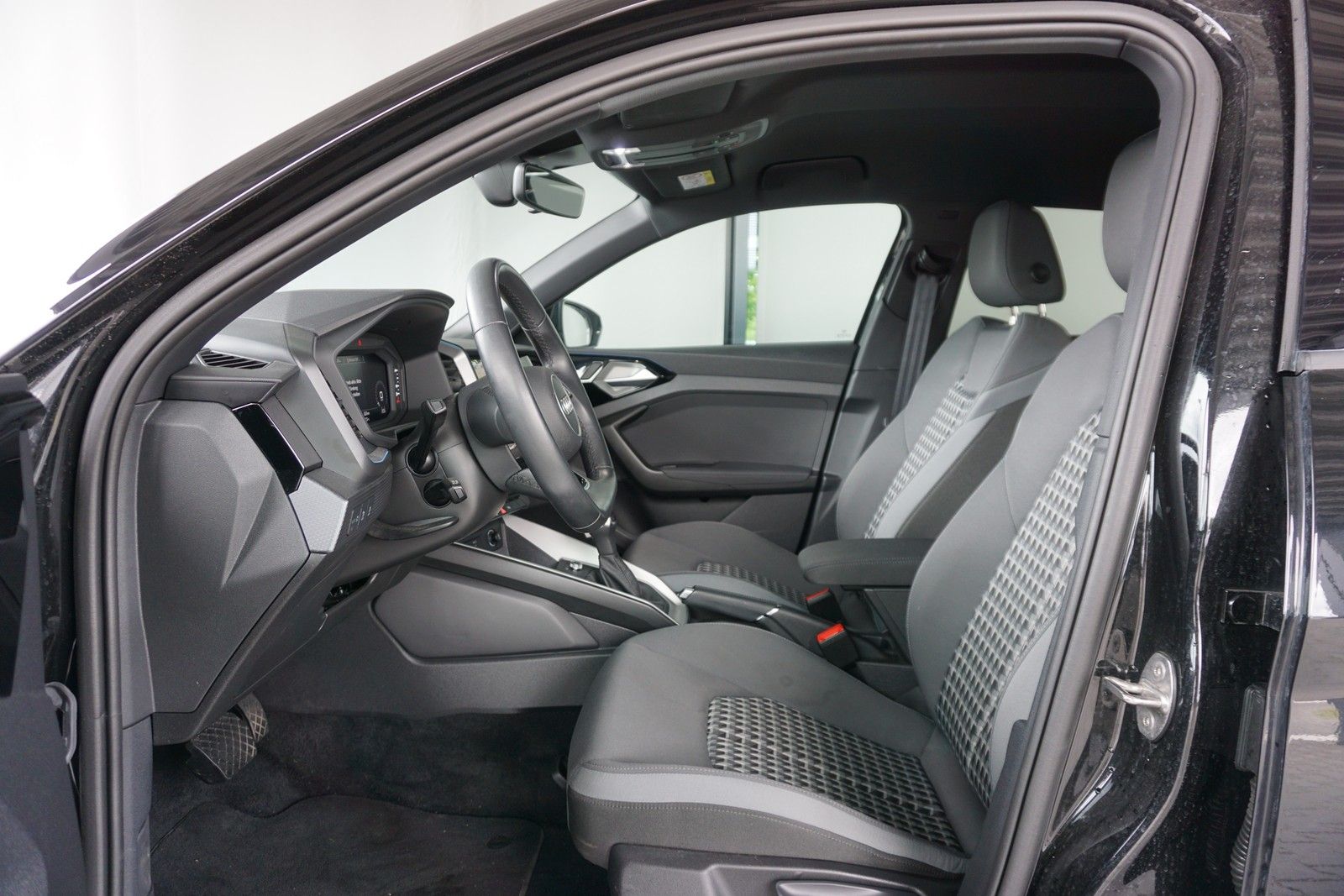 Audi A1 Sportback 40 TFSI S tronic S line - Samsaru's Car Outlet