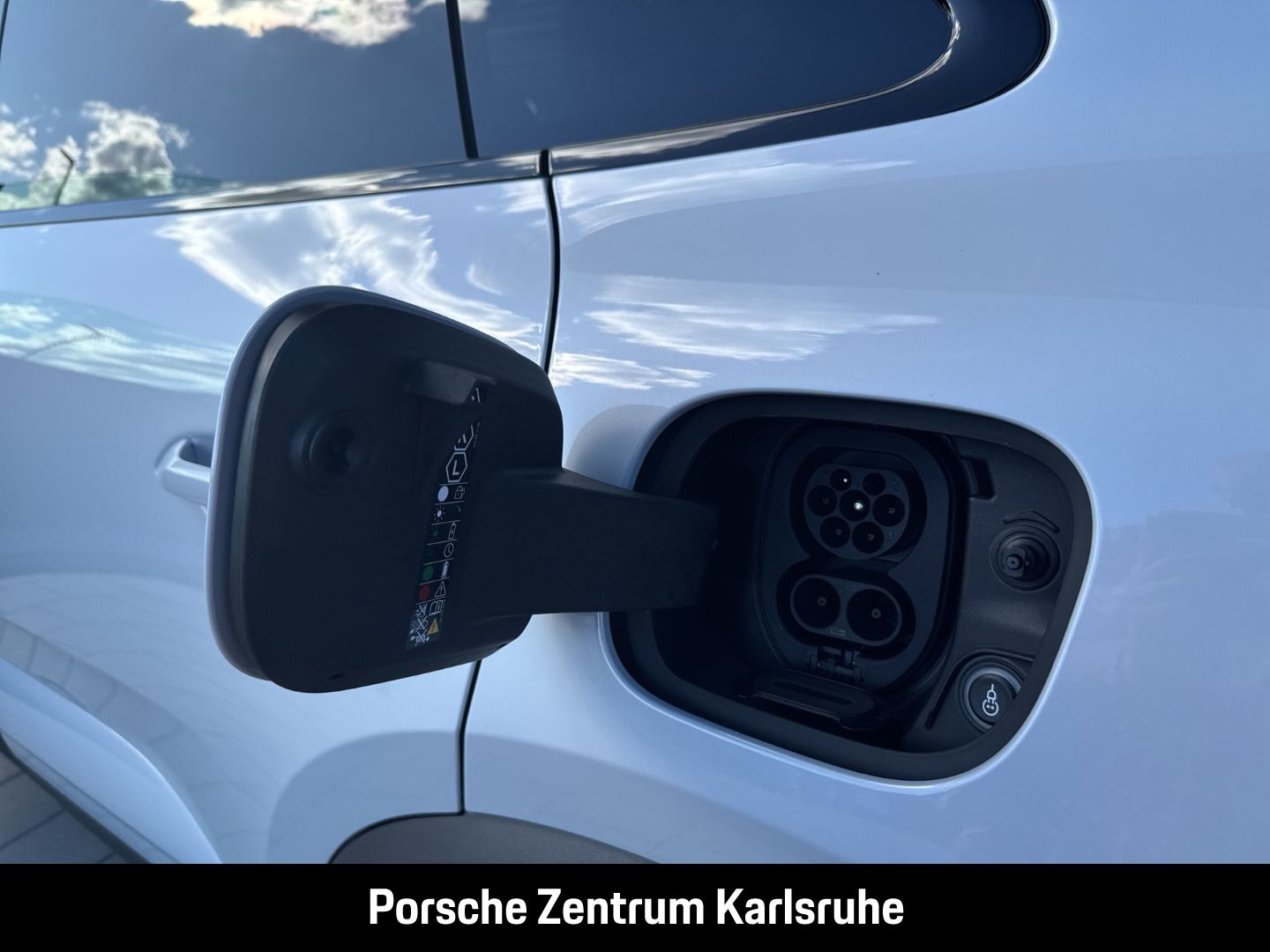 Porsche Macan 4 BOSE Luftfederung Panoramadach InnoDrive