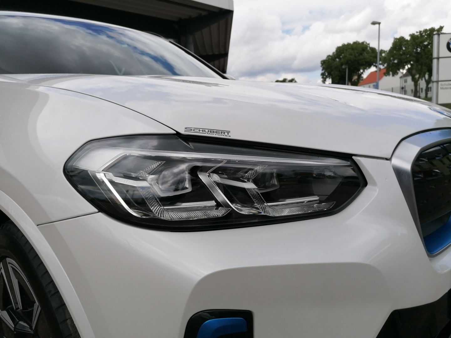 BMW iX3 Inspiring M SPORT AHK Alarm SHZ Park Assiste