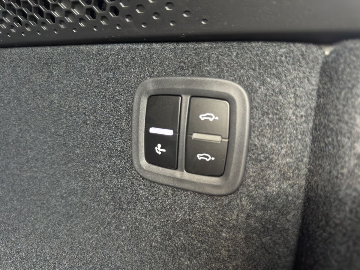 Porsche Macan 4 - Samsaru's Car Outlet