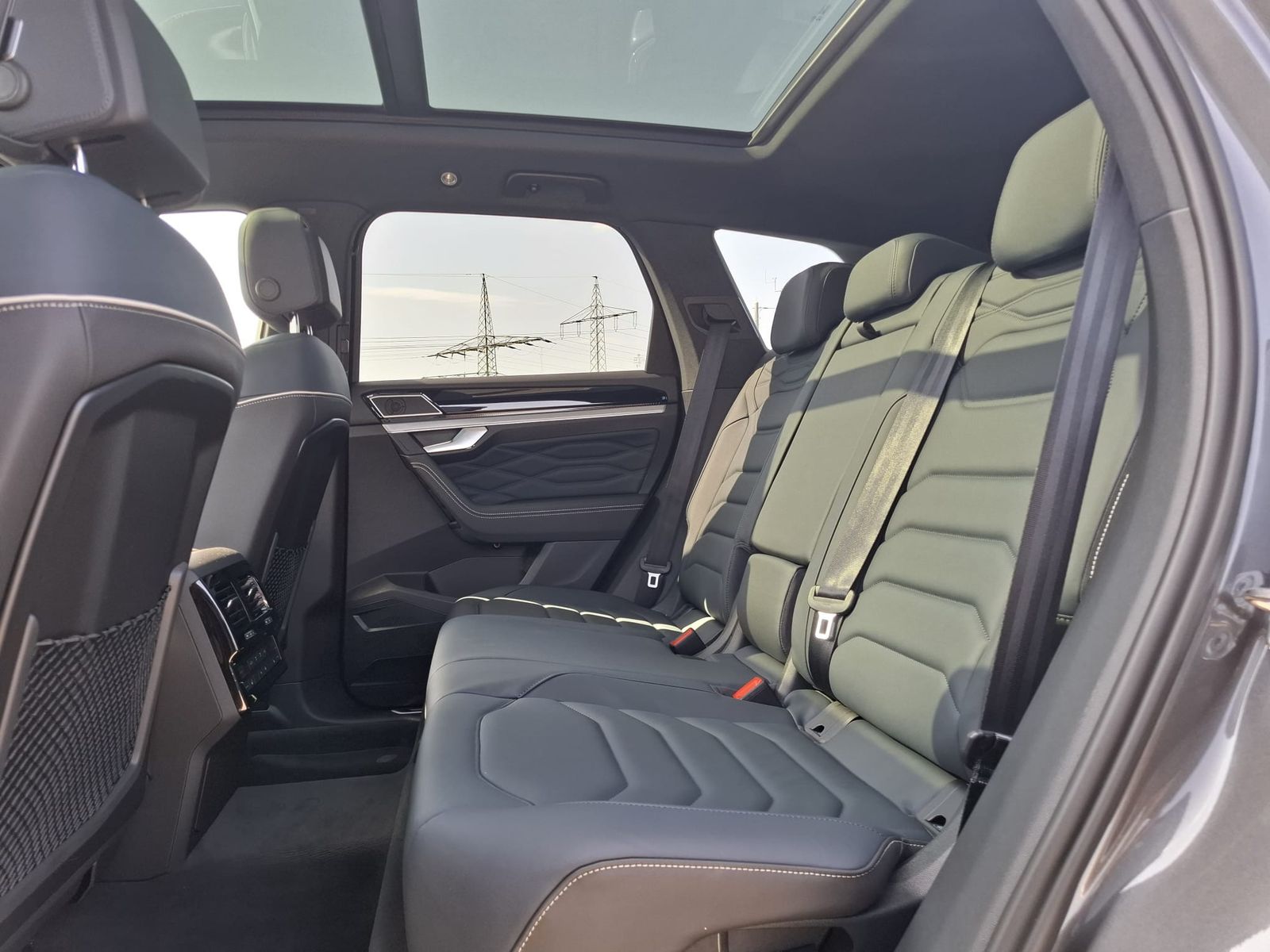 Volkswagen Touareg 3.0TDI 4M R-Line VOLL Black 22" UPE 114T